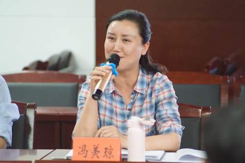 市台办主任、市台联会长冯美琼与台胞台属新生代青年交流