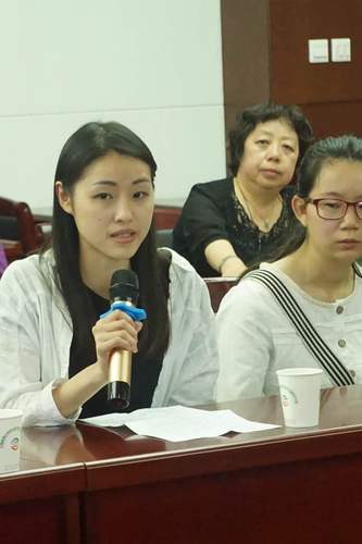 云南师范大学就读的台籍学生张馨在交流发言