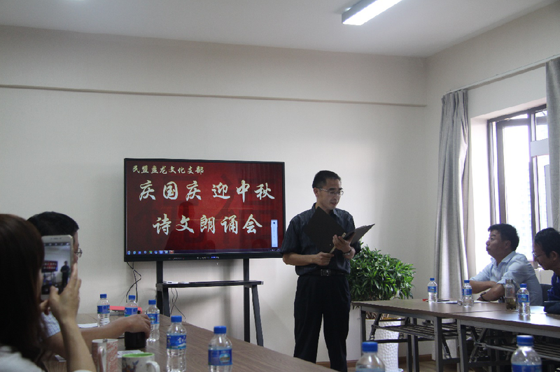 杜晓秋朗诵《雨巷》,表达出对美好未来的期望之情! 杜晓秋朗诵《雨巷》,表达出对美好未来的期望之情!
