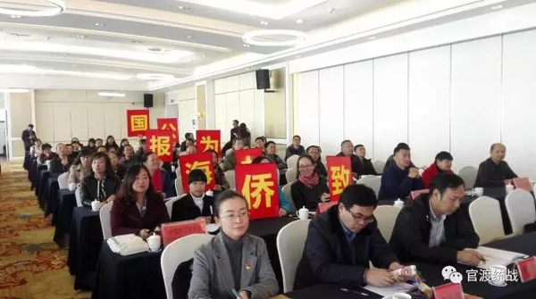比赛现场气氛紧张热烈,.webp