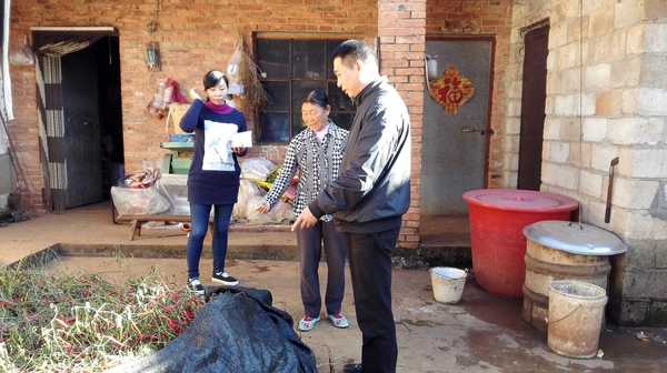市政府副市长、民建昆明市委主委高中建率民建市委调研组赴寻甸县柯渡镇调研扶贫工作
