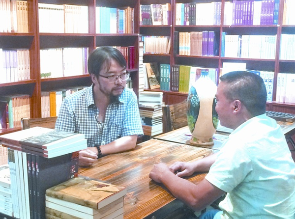 温元召委员走访图书市场，调研实体书店行业经营状况