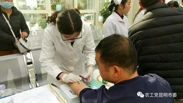 农工党为400名听力障碍和家庭送去关爱和健康