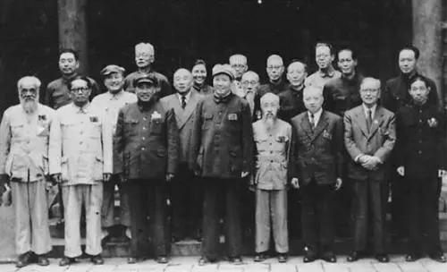 中共中央发布“五一口号” 中共中央发布“五一口号”