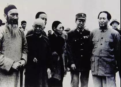 重庆谈判期间，毛泽东抵达重庆九龙湾机场时，张澜、邵力子、郭沫若等前往欢迎