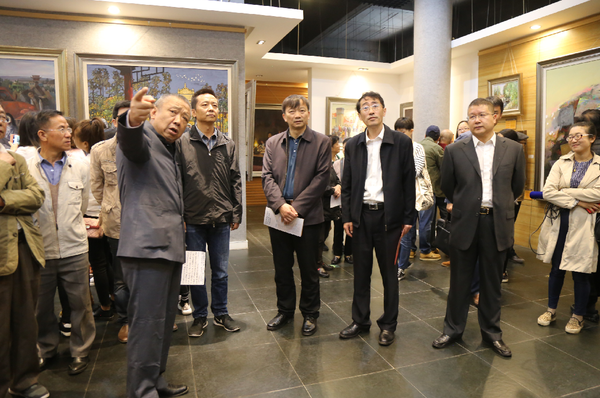 观展