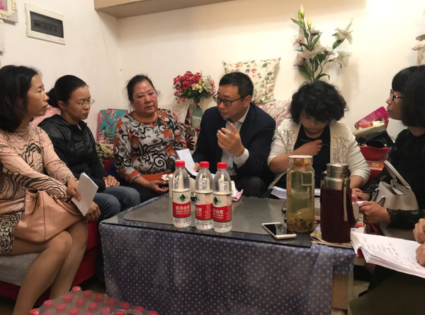 调研组一行先后入户走访侨胞侨属