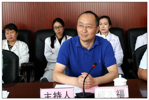 △中共安宁市委常委、统战部部长戚本福主持捐赠仪式