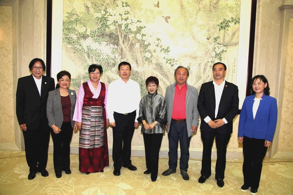 洪秀柱一行到昆交流参访 程连元出席并讲话