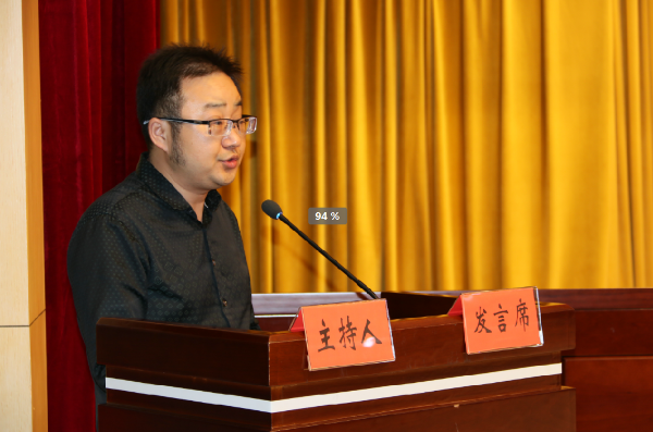 新当选民建盘龙区基层委员会主委蔡永霓作表态发言