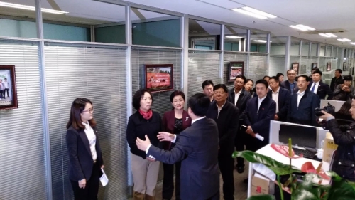 云南省委常委、统战部长杨宁，昆明市委常委、统战部长杨皕到盘龙区开展新的社会阶层人士统战工作调研。