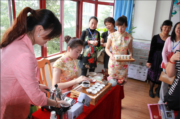 盘龙区金星社区少数民族外来务工人员茶艺培训1