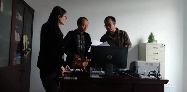 围绕中心强学习 提高会员组织观念和党政意识