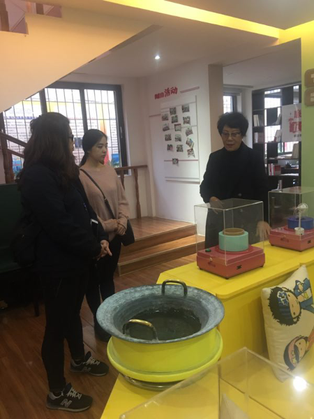 市台联邀请昆台两地大学毕业生到社区参观学习