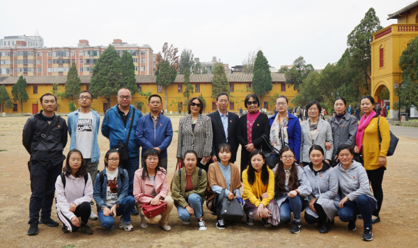 参观结束后合影