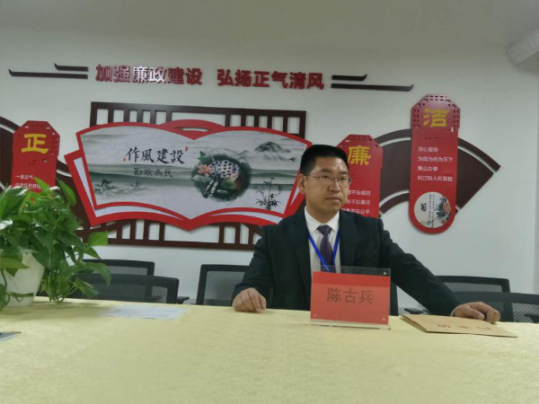 民盟法律专委会陈古兵律师担任实习人员面试考官