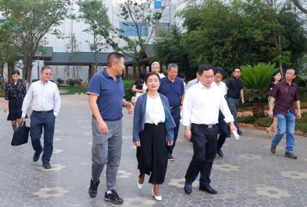 杨皕对话9家挂钩企业