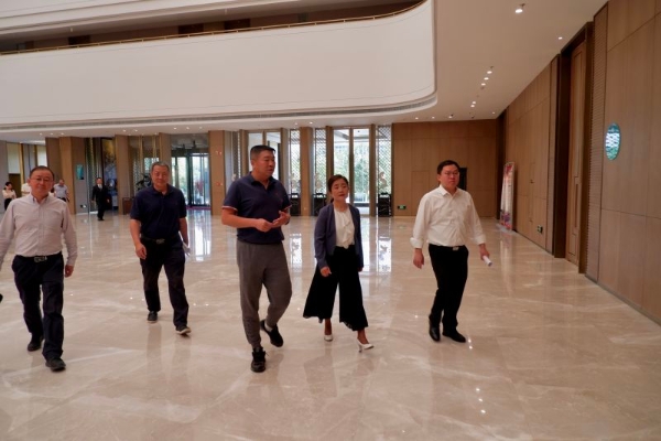 市委常委、市委统战部部长杨皕带队到挂钩联系企业实地走访调研