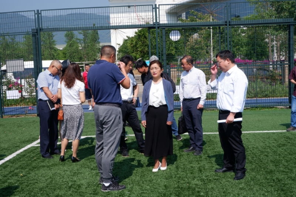 对企业反映的急需解决的有关问题进行现场会办
