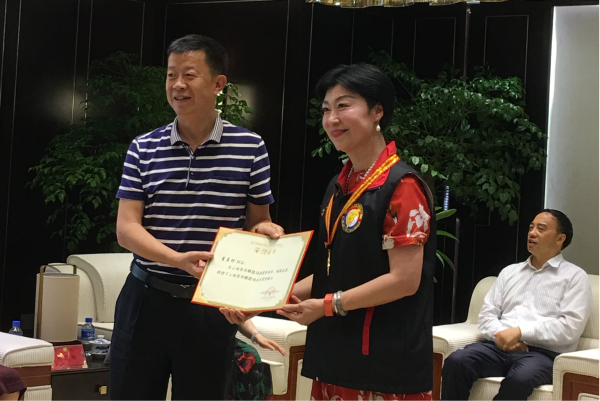 盘龙区台联副会长董美珍荣获全国巾帼表彰