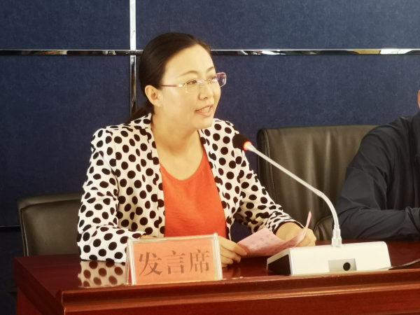会上接收单位和实习学生代表做了交流发言