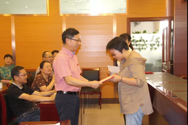 盘龙区工商联会员企业开展“不忘初心，牢记使命”主题教育暨演讲比赛活动