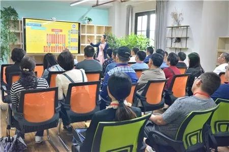 在教育引导上下功夫