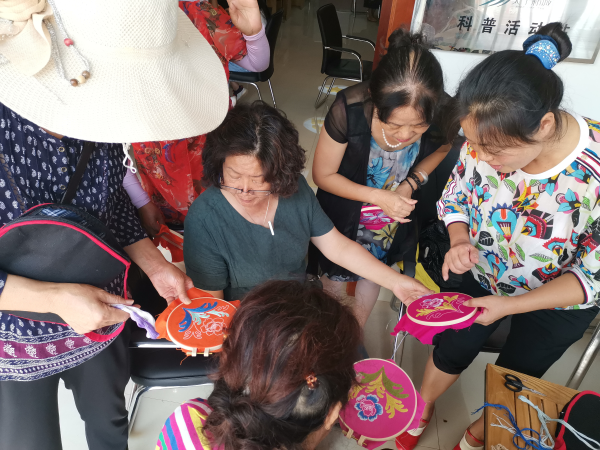 安宁市组织开展民族刺绣培训