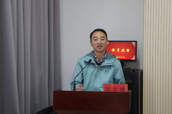 盟员代表发表感言