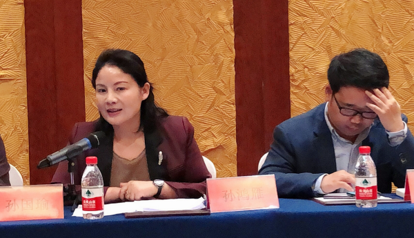 孙鸿雁会长作了题为《新阶追梦人》的交流发言 孙鸿雁会长作了题为《新阶追梦人》的交流发言