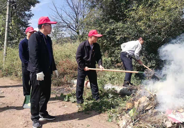 寻甸县委统战部组织“河小青”志愿服务队开展护河活动