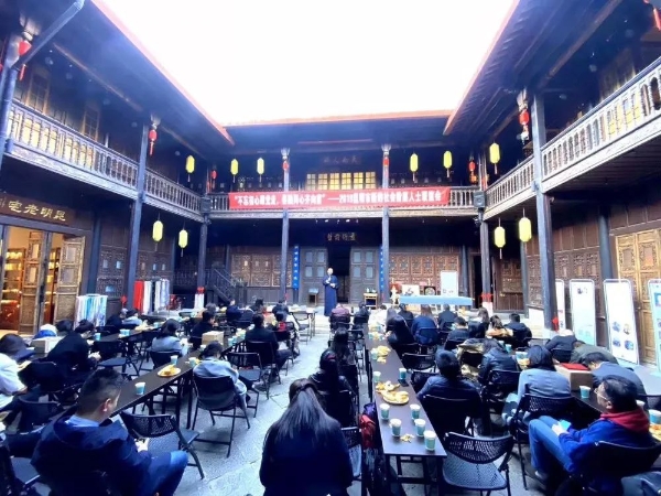 2019昆明市新的社会阶层人士联谊会举办 新阶人士齐聚忆征程