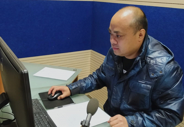 传达正声，民革党员艾东强播音战“疫”