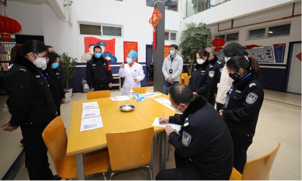 前往周边派出所及交警疫情排查点进行防控工作指导
