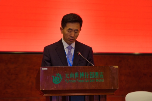 李冰晶作工作报告