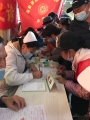 为归侨侨眷和社区居民送医送药2