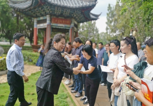 5、颁发入盟通知书