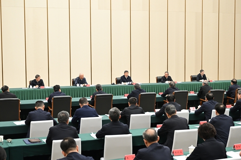 3月23日，中共中央总书记、国家主席、中央军委主席习近平在河北雄安新区考察，并主持召开深入推进雄安新区高质量建设和发展座谈会。这是23日下午，习近平主持召开深入推进雄安新区高质量建设和发展座谈会并发表重要讲话.