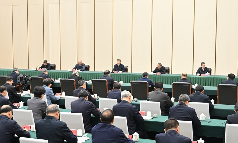 3月23日，中共中央总书记、国家主席、中央军委主席习近平在河北雄安新区考察，并主持召开深入推进雄安新区高质量建设和发展座谈会。这是23日下午，习近平主持召开深入推进雄安新区高质量建设和发展座谈会并发表重要讲话...