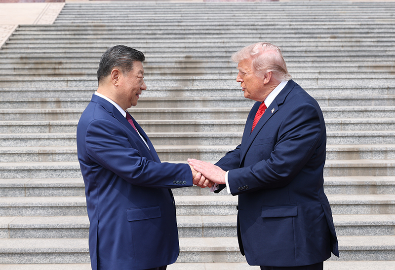 5月14日上午，国家主席习近平在北京人民大会堂同来华进行国事访问的美国总统特朗普举行会谈。会谈前，习近平在人民大会堂东门外广场为特朗普举行欢迎仪式。