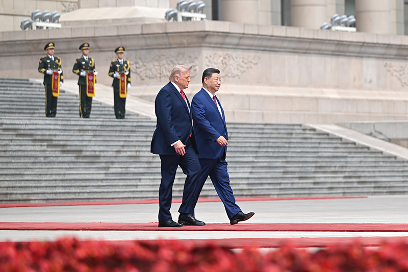 5月14日上午，国家主席习近平在北京人民大会堂同来华进行国事访问的美国总统特朗普举行会谈。会谈前，习近平在人民大会堂东门外广场为特朗普举行欢迎仪式.