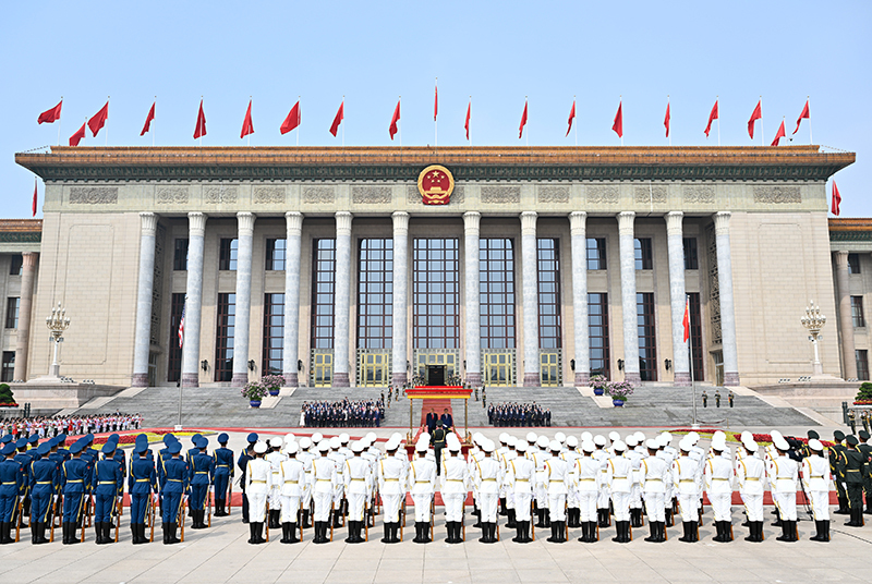 5月14日上午，国家主席习近平在北京人民大会堂同来华进行国事访问的美国总统特朗普举行会谈。会谈前，习近平在人民大会堂东门外广场为特朗普举行欢迎仪式...