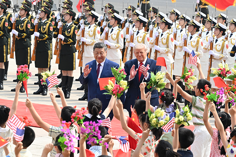 5月14日上午，国家主席习近平在北京人民大会堂同来华进行国事访问的美国总统特朗普举行会谈。会谈前，习近平在人民大会堂东门外广场为特朗普举行欢迎仪式...........