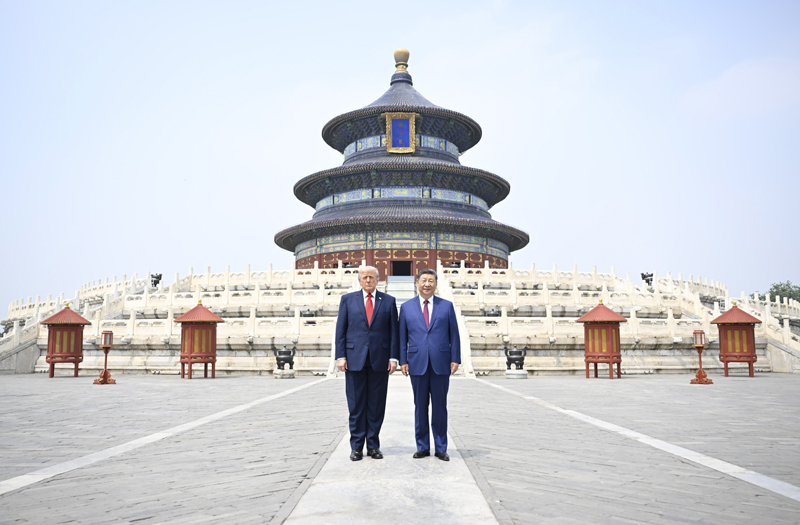 5月14日，国家主席习近平同来华进行国事访问的美国总统特朗普参观天坛。两国元首在祈年殿广场合影。