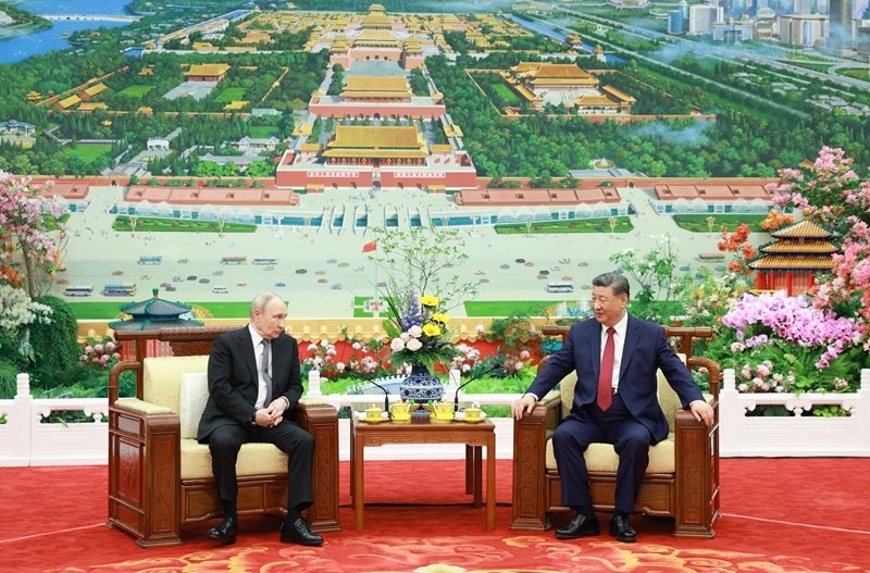 5月20日晚，国家主席习近平在北京人民大会堂同俄罗斯总统普京举行茶叙。