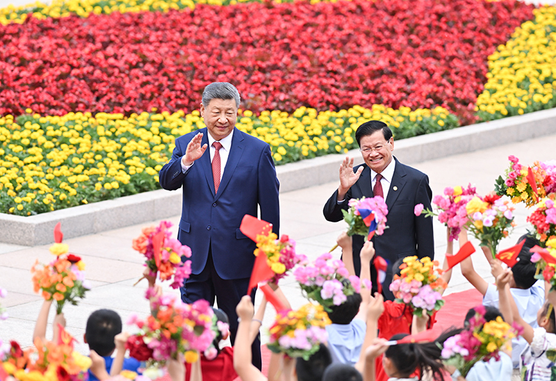 6月5日下午，中共中央总书记、国家主席习近平在北京人民大会堂同来华进行国事访问的老挝人民革命党中央总书记、国家主席通伦举行会谈。