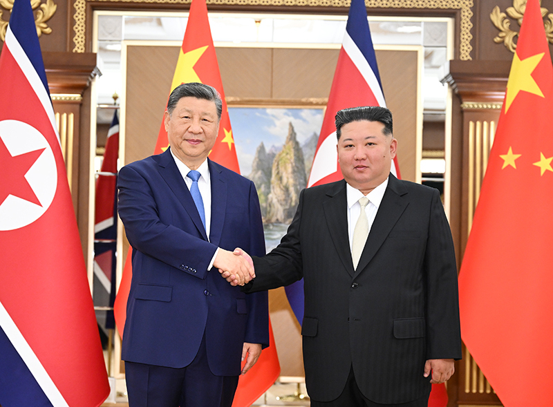 当地时间6月8日下午，中共中央总书记、国家主席习近平在平壤锦绣山迎宾馆同朝鲜劳动党总书记、国务委员长金正恩举行会谈。