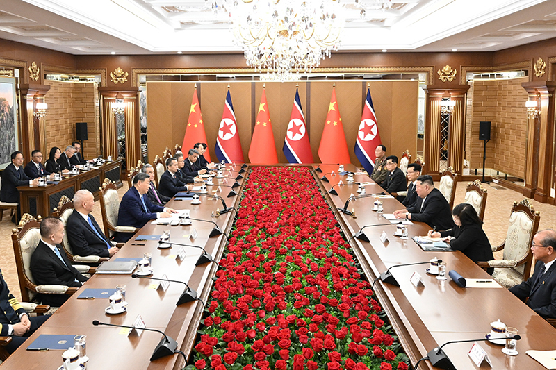 当地时间6月8日下午，中共中央总书记、国家主席习近平在平壤锦绣山迎宾馆同朝鲜劳动党总书记、国务委员长金正恩举行会谈..