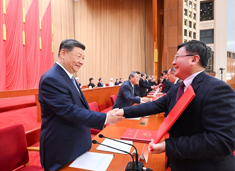 7月8日上午，国家科学技术奖励大会、中国科学院第二十二次院士大会和中国工程院第十八次院士大会、中国科学技术协会第十一次全国代表大会在北京人民大会堂隆重召开。5
