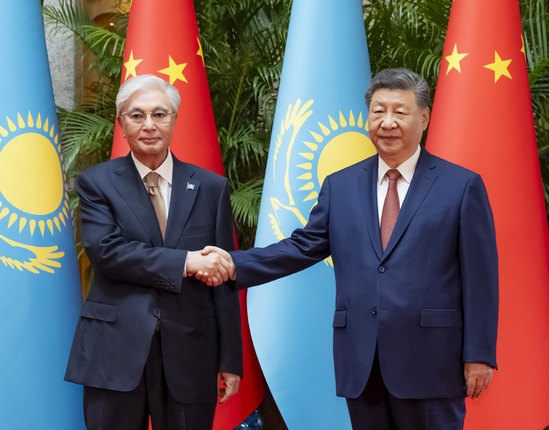 7月16日下午,国家主席习近平在上海西郊宾馆会见来华出席2026世界人工智能大会暨人工智能全球治理高级别会议的哈萨克斯坦总统托卡耶夫。 7月16日下午,国家主席习近平在上海西郊宾馆会见来华出席2026世界人工智能大会暨人工智能全球治理高级别会议的哈萨克斯坦总统托卡耶夫。